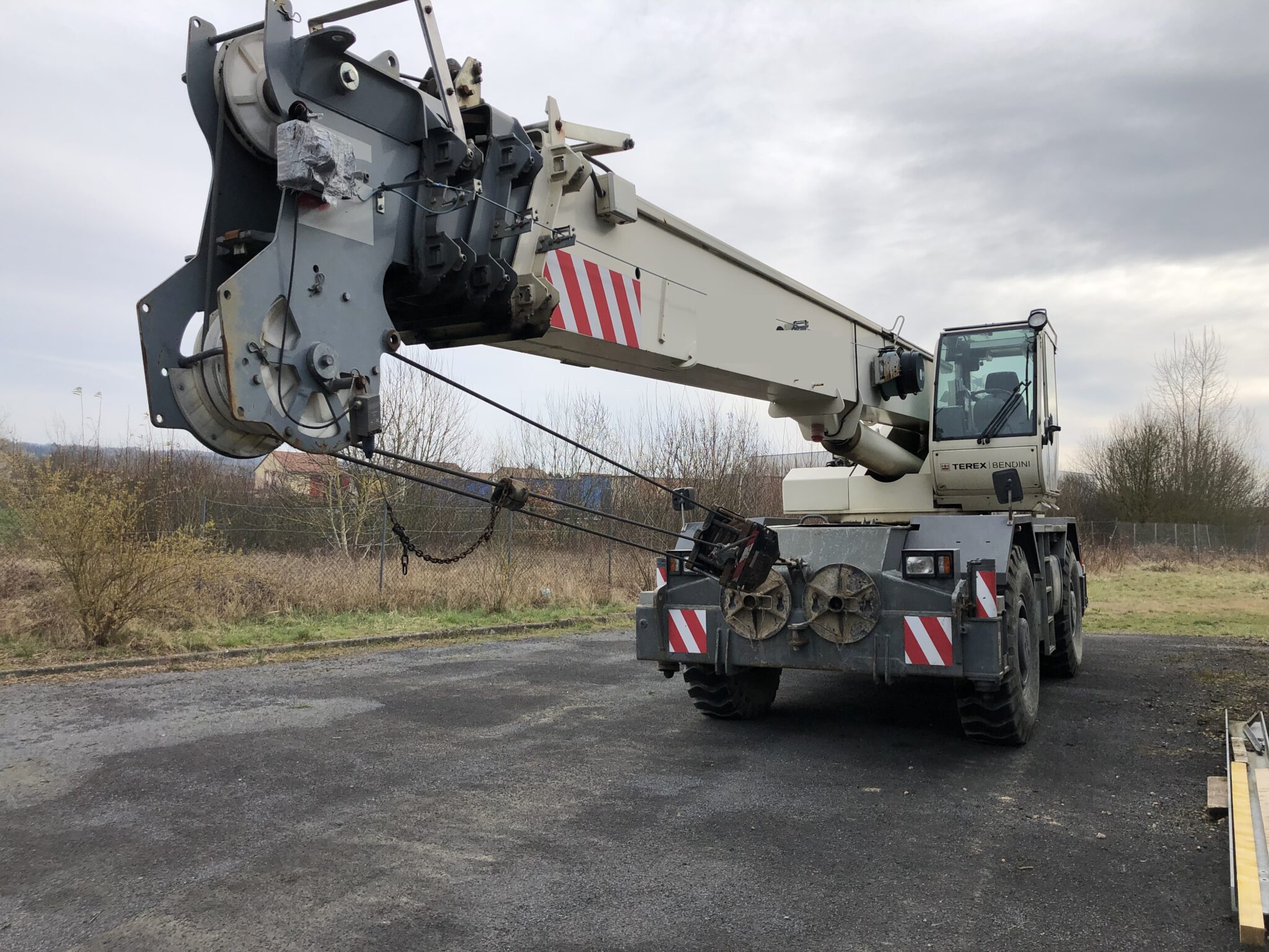 Grue lente Terex RC 35 Société Nantaise de Manutention