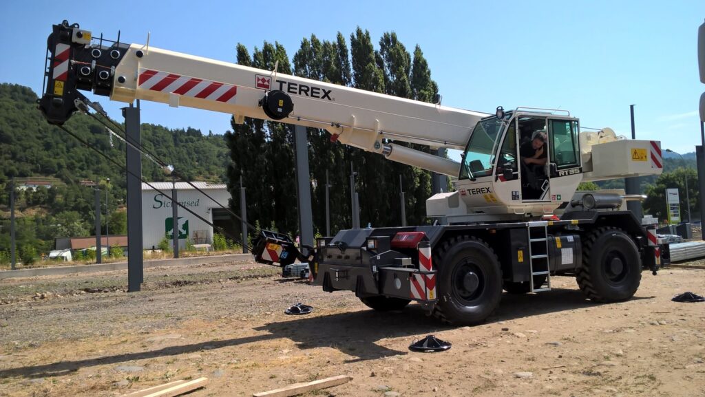 Livraison d une grue  RT35  TEREX  l entreprise ROUSSET 