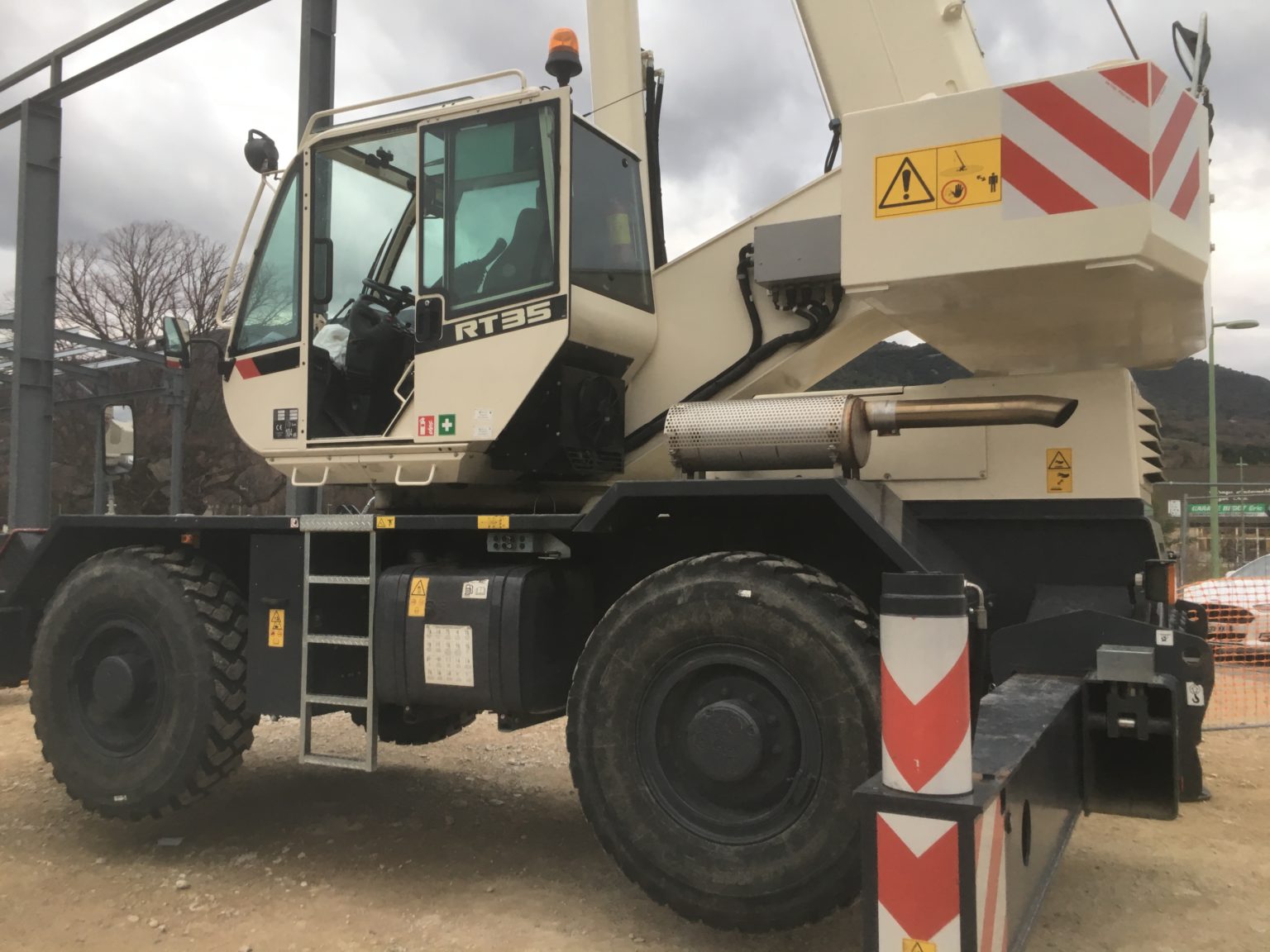  Grue  mobile Terex RT35  Soci t  Nantaise de Manutention